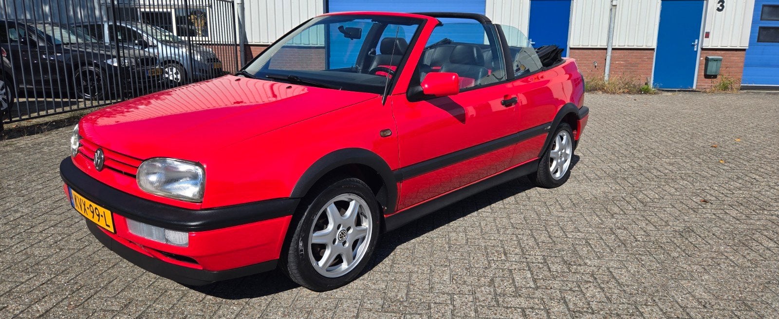 Volkswagen Golf 3 1.8 GT Cabriolet Colour Concept Uniek!, Voorwielaandrijving, 74 pk, Zwart, 4 cilinders