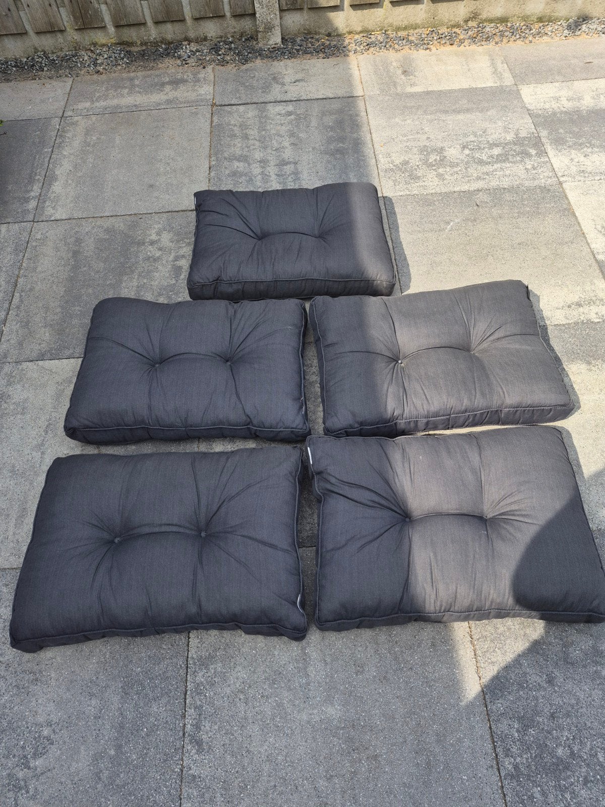 Set van 5 grijze tuinkussens Madison - Zo goed als nieuw, Ophalen, Overige merken, Vierkant, Zo goed als nieuw