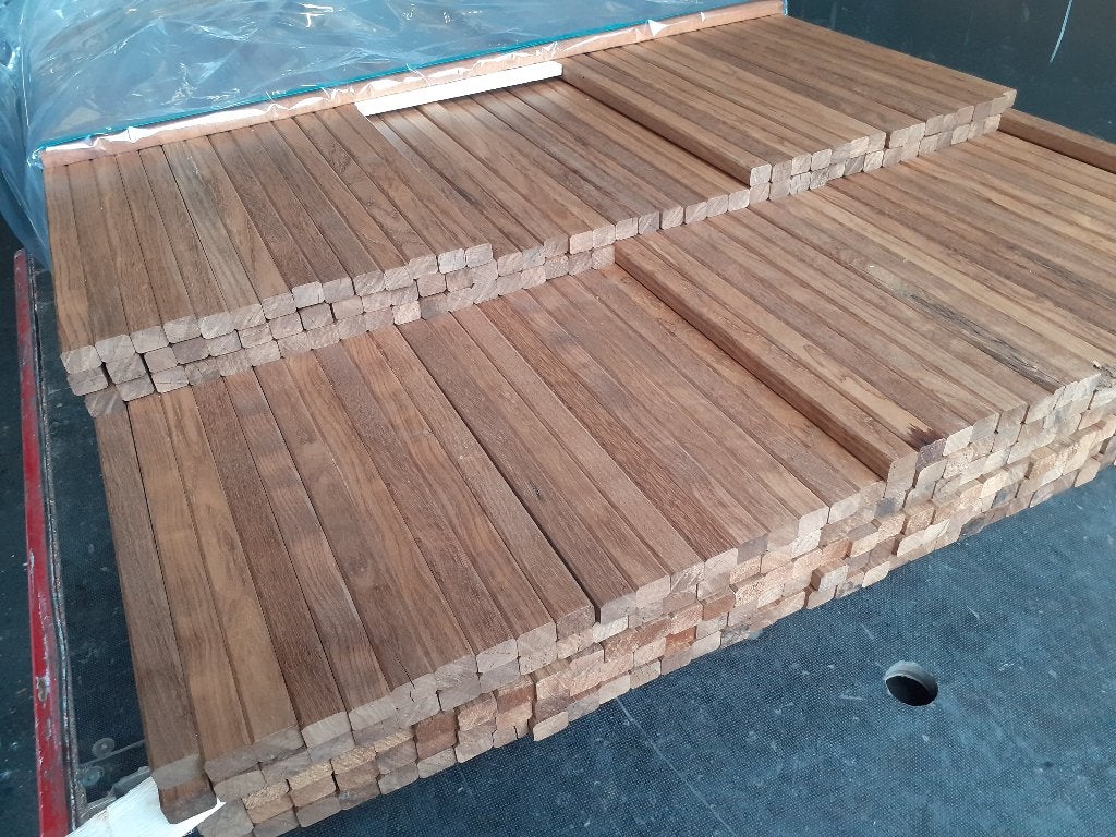 Partij Thermo Fraké wandbekleding - 18x25mm - 1365m1, Planken, Nieuw, Ophalen of Verzenden, Hardhout