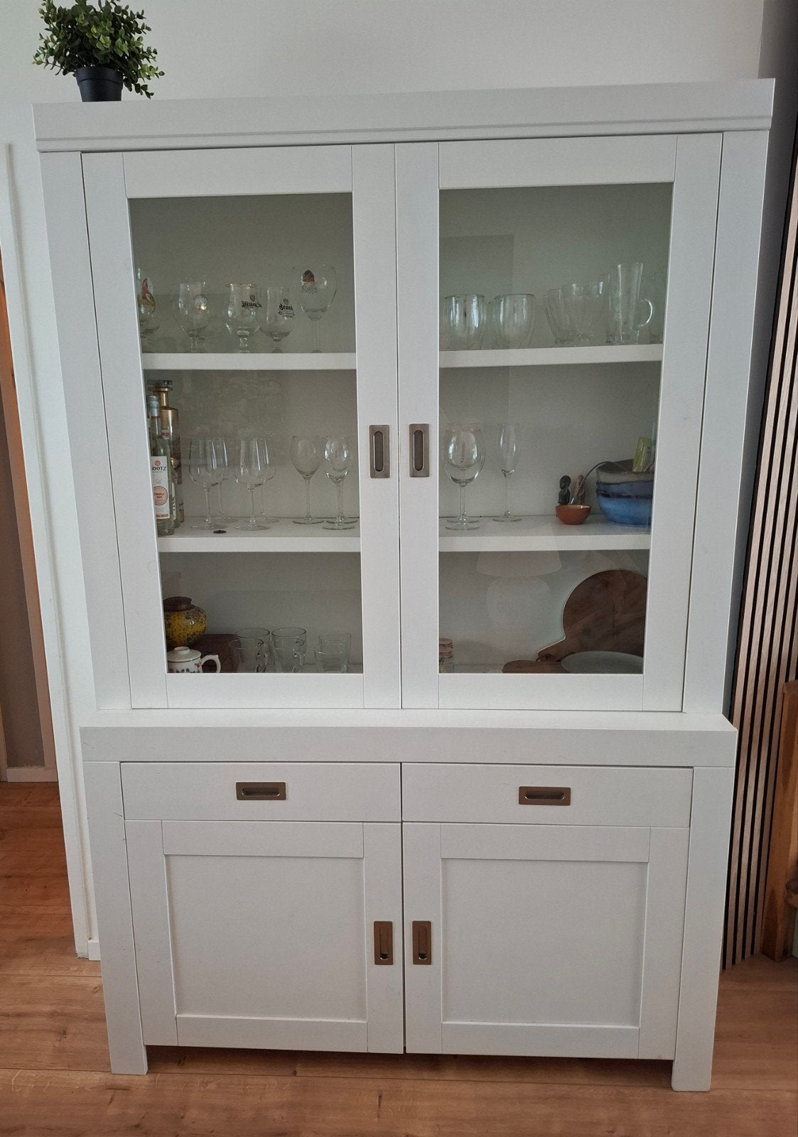 Witte buffetkast met glazen deuren en lades, Ophalen, Gebruikt, 25 tot 50 cm, Modern, Landelijk