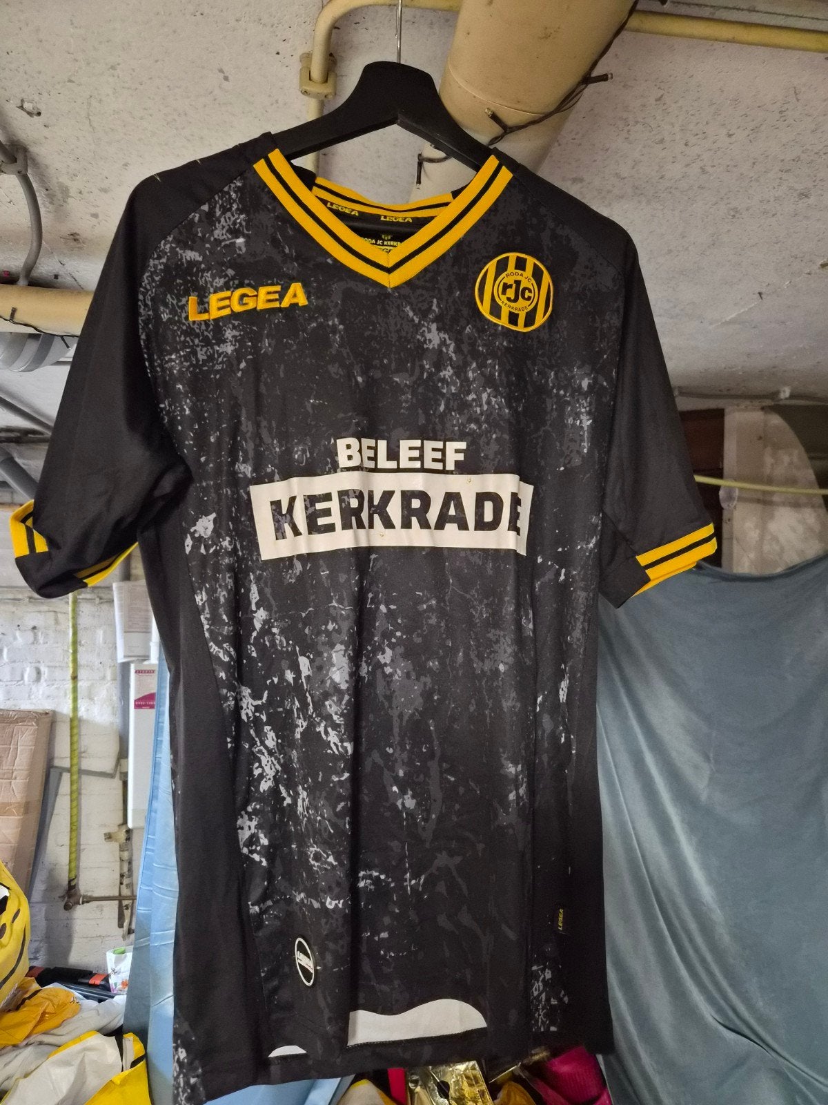 Roda JC Kerkrade voetbalshirt - Zwart/Geel - Maat L, Maat 52/54 (L), Zwart, Ophalen of Verzenden, Voetbal