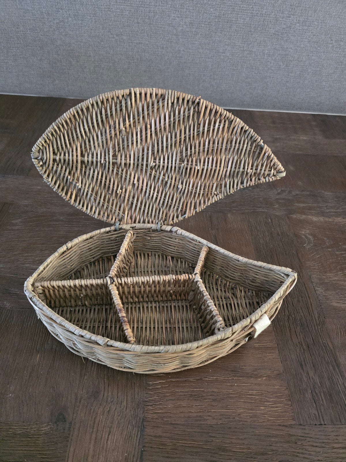 Riviera maison rattan mandje met vakken, Ophalen of Verzenden, Zo goed als nieuw, Rechthoekig, Riet