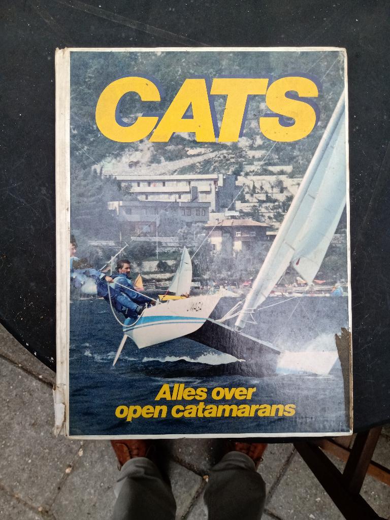 boek catamaran, Ophalen of Verzenden, Gelezen