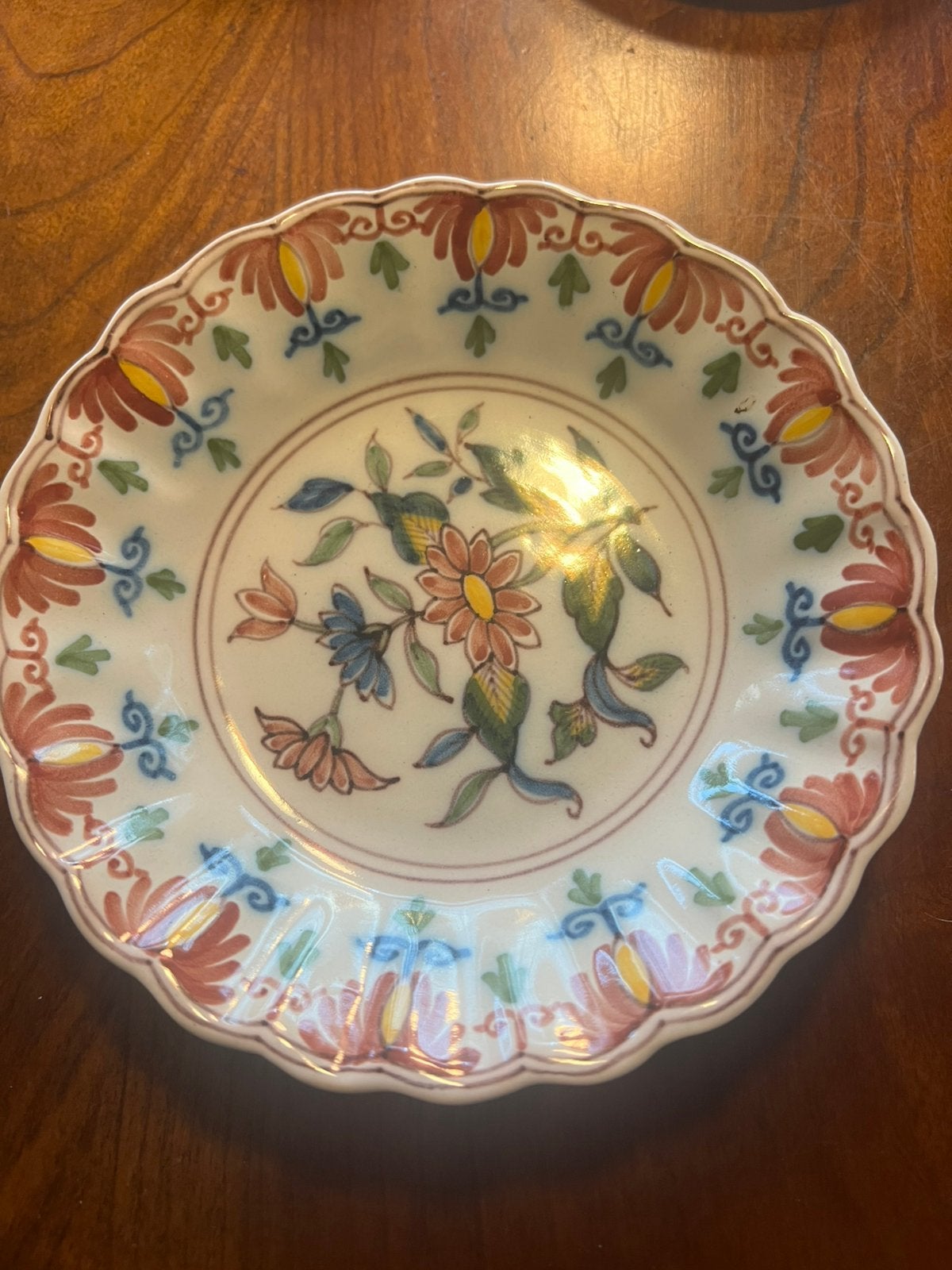 Makkum bord handbeschilderd, polychroom bloemen, 16 cm, Ophalen
