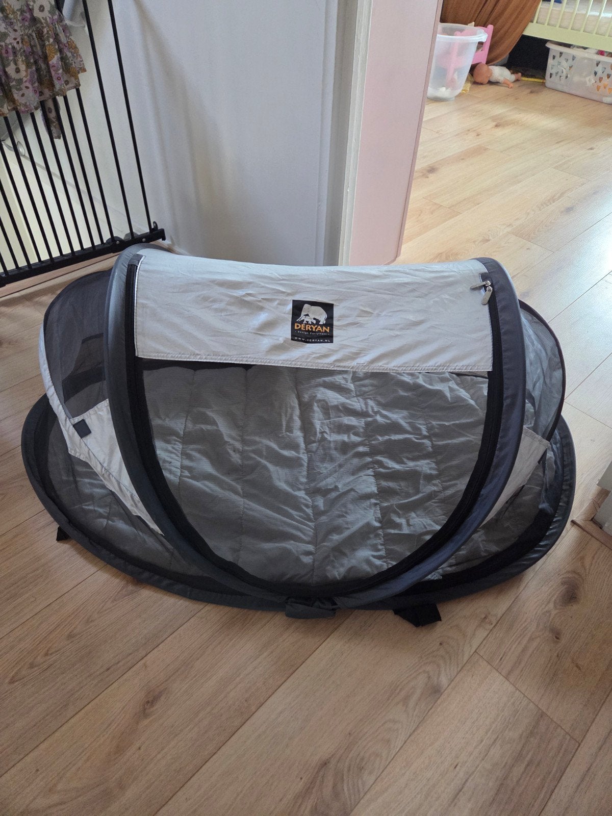 Deryan opvouwbaar campingbedje/box met matrasje, Kinderen en Baby's, Boxen, Gebruikt, Overige vormen, Ophalen of Verzenden