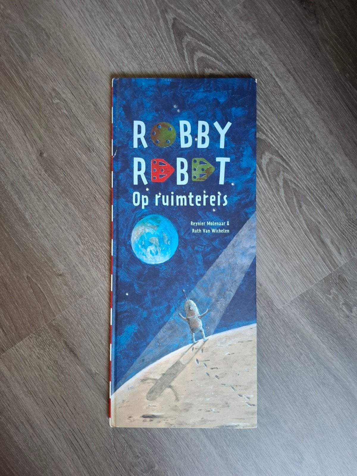 Reynier Molenaar - Robby Robot op ruimtereis, Ophalen of Verzenden, Zo goed als nieuw, Reynier Molenaar