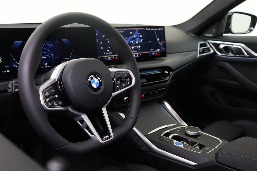 BMW i4 eDrive40 M Sport / Schuif-kanteldak / M Sportstoelen, Auto's, BMW, Achterwielaandrijving, Met garantie (alle), 2020 kg