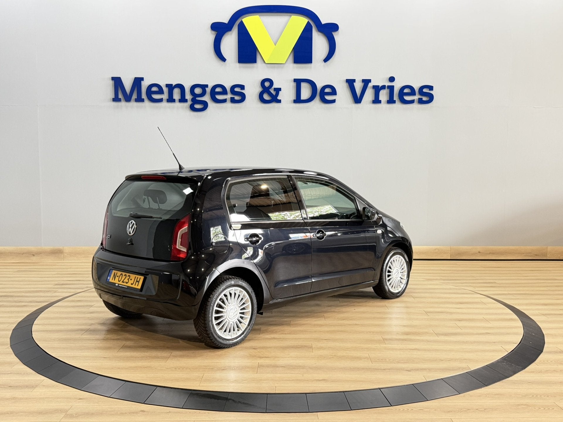 Volkswagen up! 1.0 move up! BlueMotion Airco | Cruise Contro, Auto's, Volkswagen, Stof, Gebruikt, 4 stoelen, Zwart
