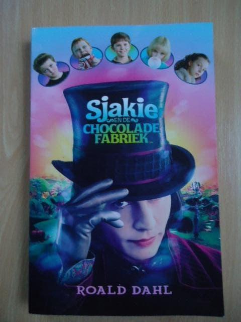 Sjakie en de chocoladefabriek, Roald Dahl, Ophalen of Verzenden, Zo goed als nieuw, Fictie algemeen