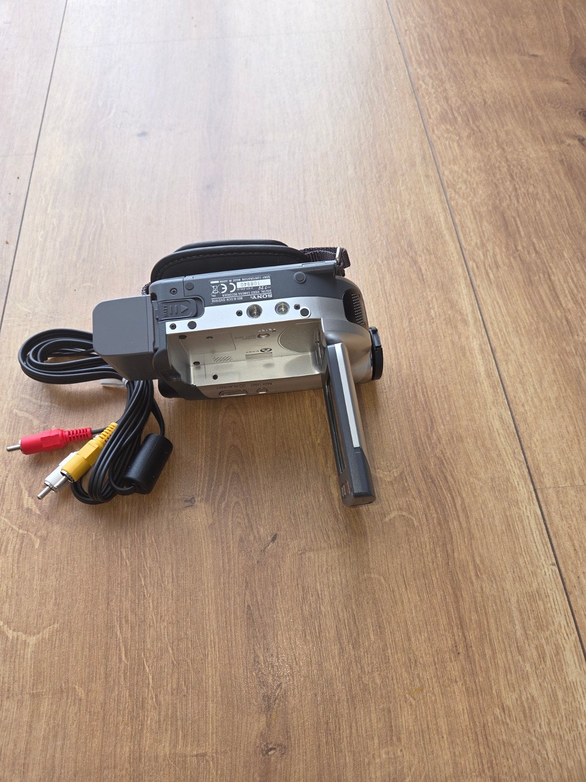 Sony HANDYCAM DCR--DVD 105E, Ophalen of Verzenden, Zo goed als nieuw