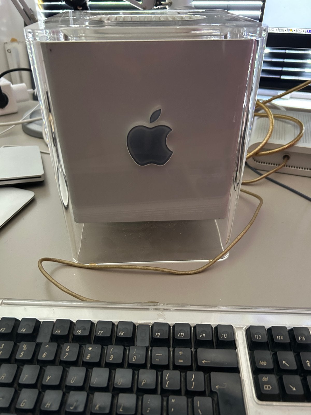 Apple Power Mac G4 Cube met origineel toetsenbord en muis, Ophalen