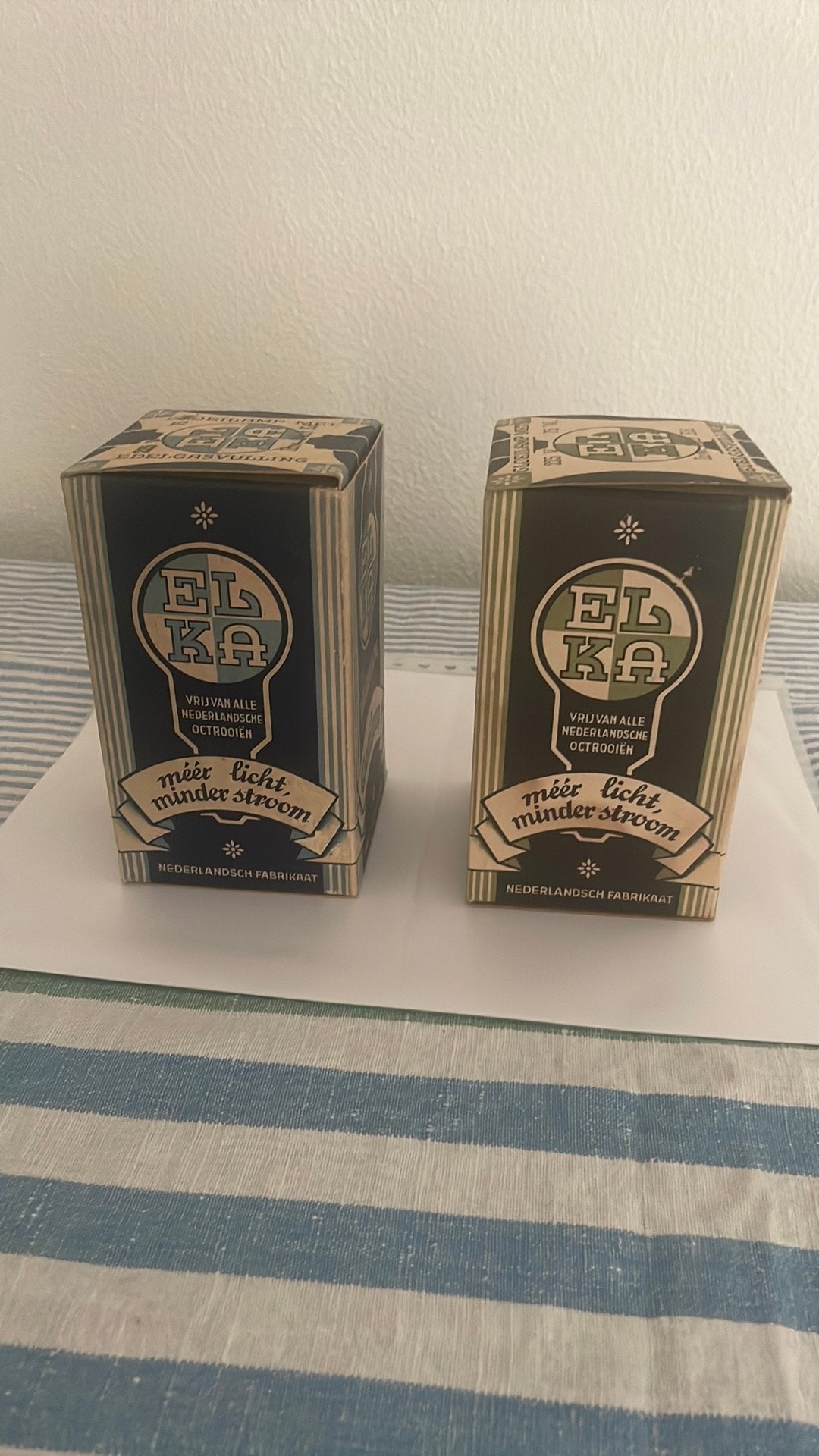 Twee gloeilampen van ELKA, Verzamelen, Ophalen of Verzenden, Zo goed als nieuw