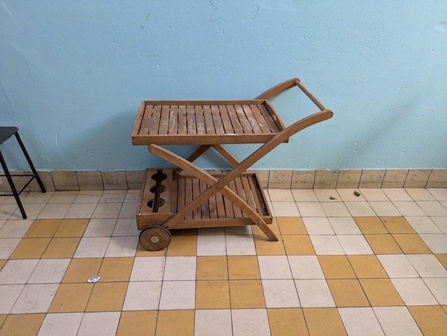 Drankkarretje van hout: rijdt soepel. Bijna gratis, Ophalen, Gebruikt, 55 tot 75 cm, Hout, karretje, Drankkar