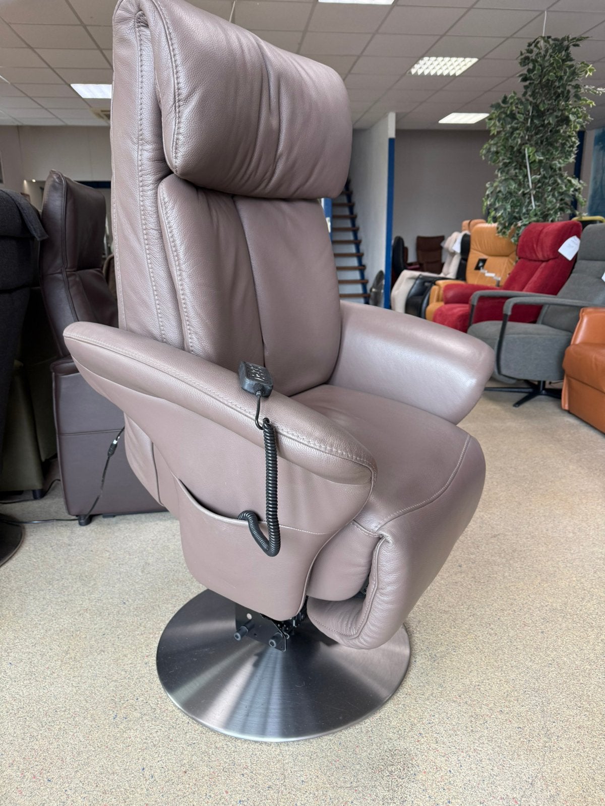 Meubelzorg sta op stoel relax fauteuil gratis bezorging, Ophalen of Verzenden, Zo goed als nieuw, Leer, Ruim 100 fauteuils in alle kleuren en maten