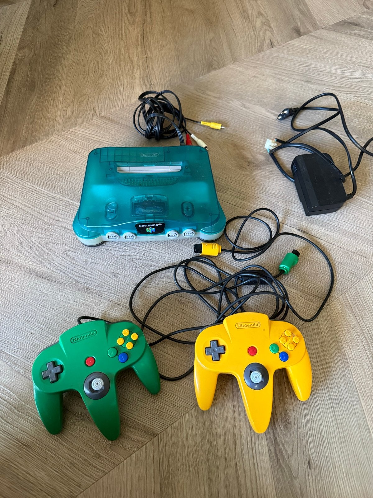 Nintendo 64 (N64) NUS-001 incl 2 controllers, Ophalen of Verzenden, Gebruikt, Met 2 controllers