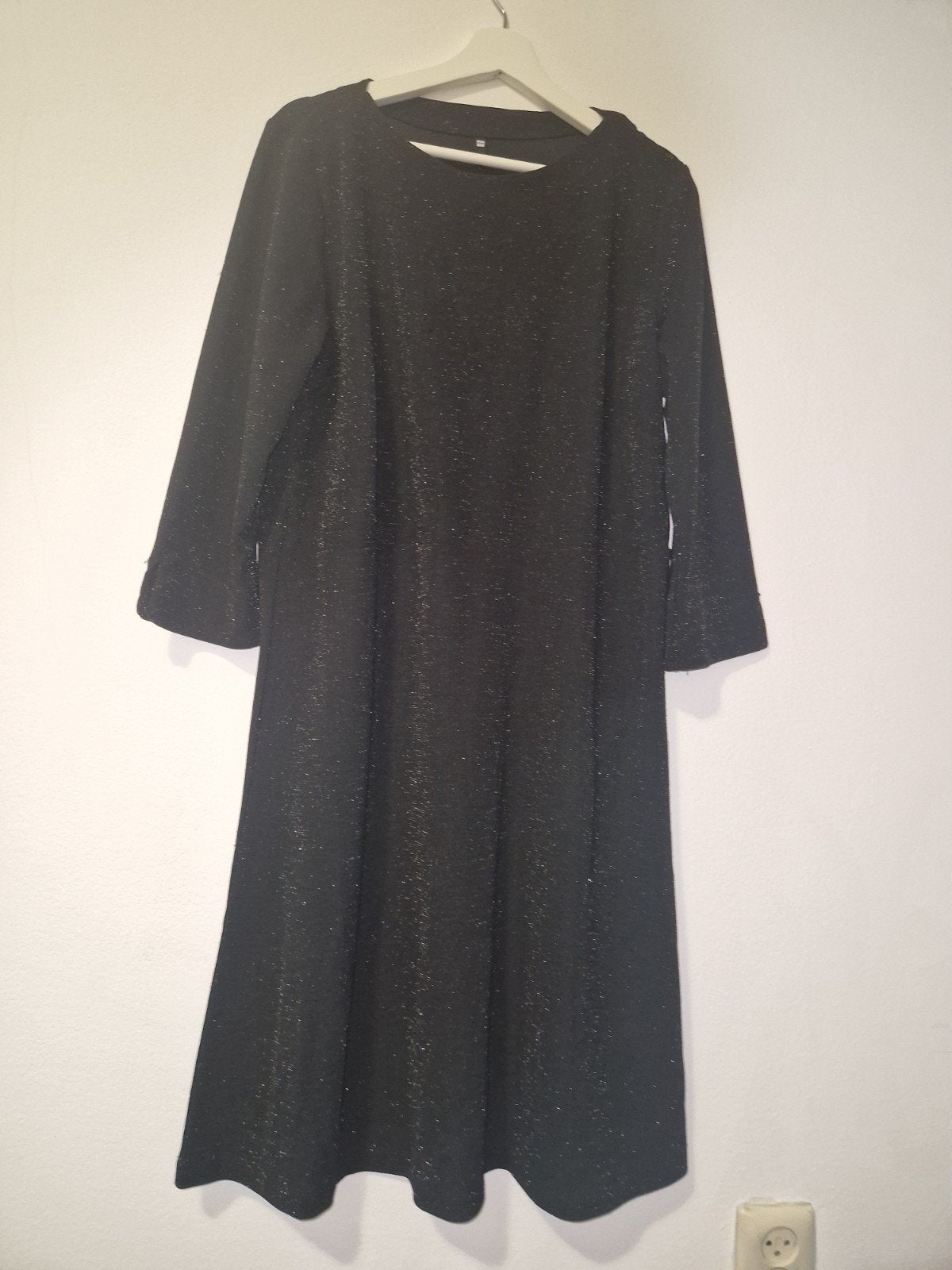 Hema Zwarte Jurk met Glitter - Maat XL, Kleding | Dames, Jurken, Gedragen, Maat 46/48 (XL) of groter, Zwart, Ophalen of Verzenden
