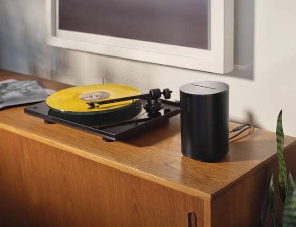 Sonos Era 100 met Sonos standaard, Audio, Tv en Foto, Luidsprekers, Ophalen, Zo goed als nieuw, Minder dan 60 watt, Sonos