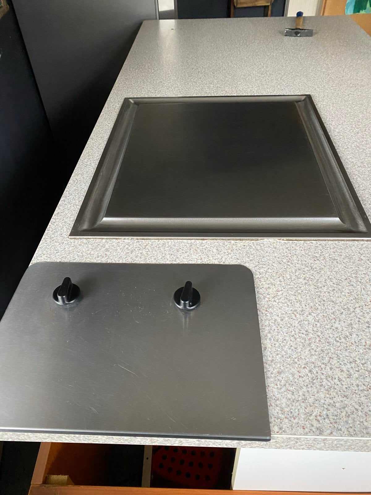 Teppanyaki bakplaat 58x51cm met 2 zones en lekrand, Nieuw, 3 kookzones of minder, Ophalen of Verzenden, Inbouw