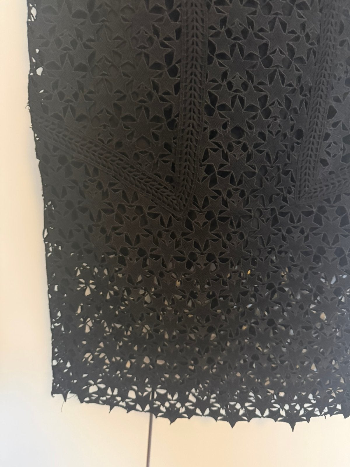JoshV zwarte kante rok, Kleding | Dames, Rokken, Zo goed als nieuw, Maat 38/40 (M), Zwart, Onder de knie, Ophalen of Verzenden
