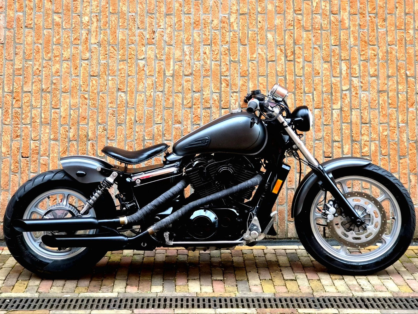 Honda VT1100 Bobber - Gun Metal mat!, LED Verlichting, 2 cilinders, Chopper, Bedrijf