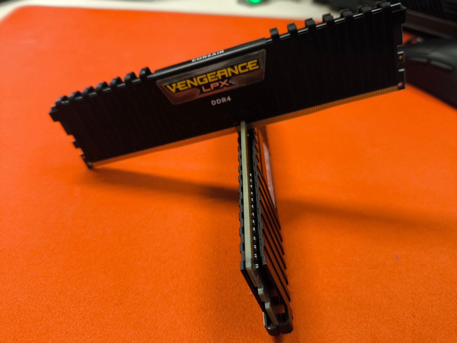 8GB DDR4 RAM (2x4GB) Corsair Vengeance LPX (m2445898736) — RAM