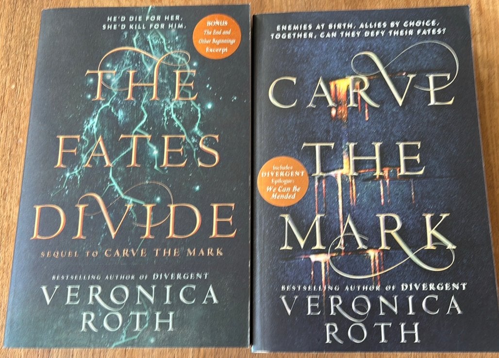 Veronica roth the fates divide en carve the mark, Ophalen of Verzenden, Gelezen