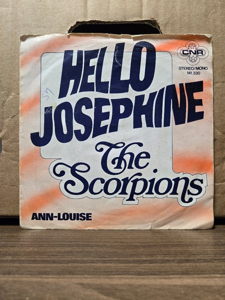 The Scorpions - Hello Josephine, 7 inch, Ophalen of Verzenden, Zo goed als nieuw, Beschermende buitenhoes