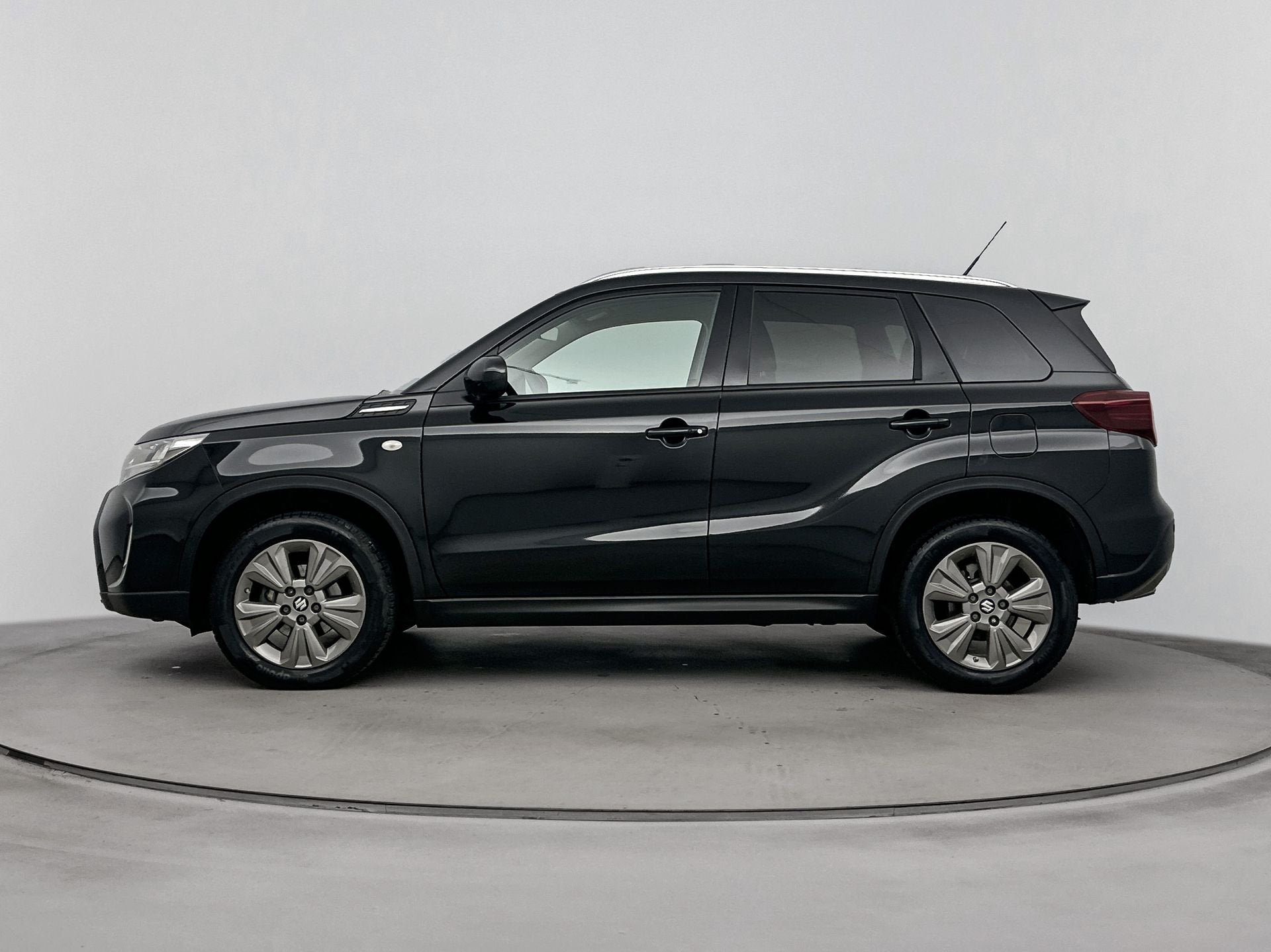 Suzuki Vitara 1.5 Hybrid Select Automaat | Stoelverwarming |, Auto's, 12 maanden, Stof, Gebruikt, 4 cilinders