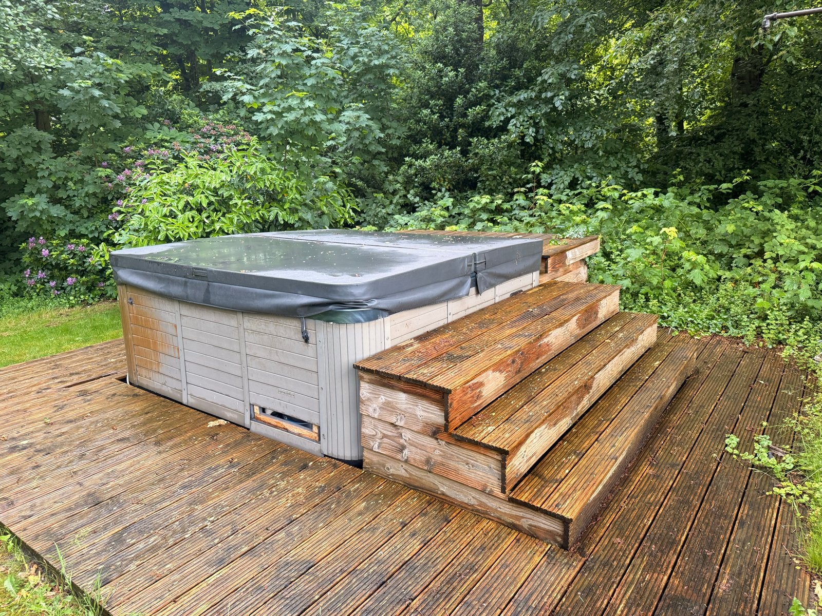 Jacuzzi met defecte chip - Leuk bod gevraagd!, Ophalen of Verzenden, Gebruikt, Afdekzeil, Vast