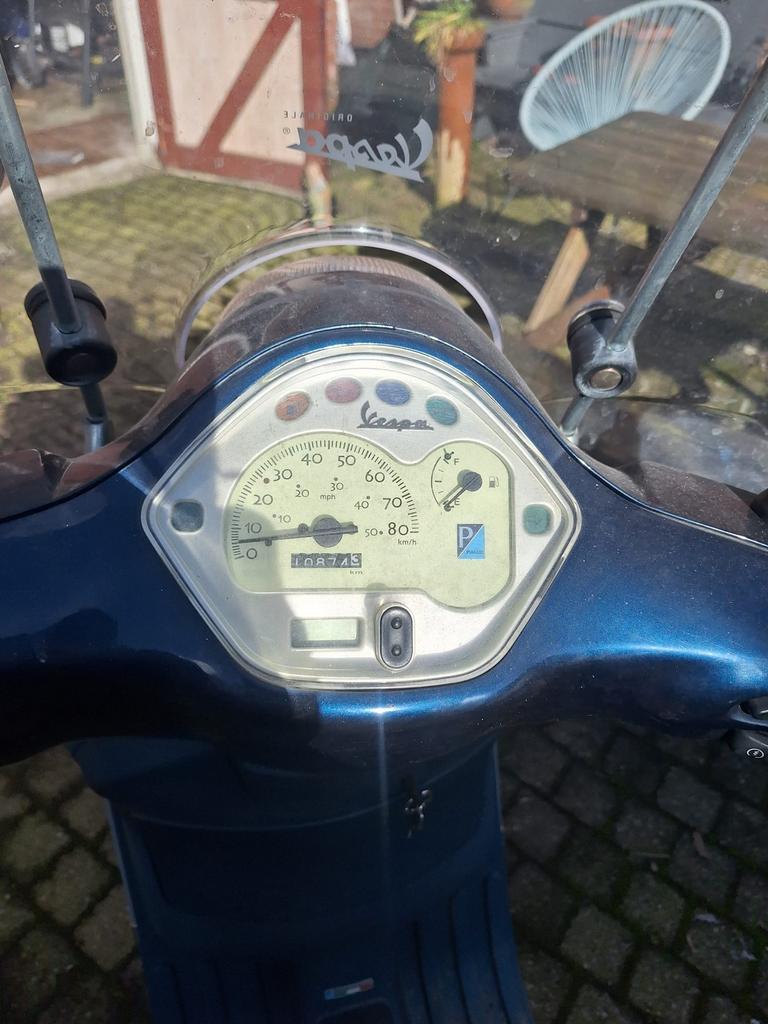 Mooie Vespa LX scooter onderhoudsbeurt gehad, Fietsen en Brommers, Gebruikt, Maximaal 45 km/u, Ophalen of Verzenden, Benzine