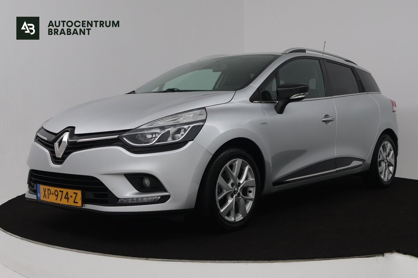Renault Clio Estate 0.9 TCe Limited (TREKHAAK, NAVIGATIE, CA, Voorwielaandrijving, 898 cc, Gebruikt, Euro 6