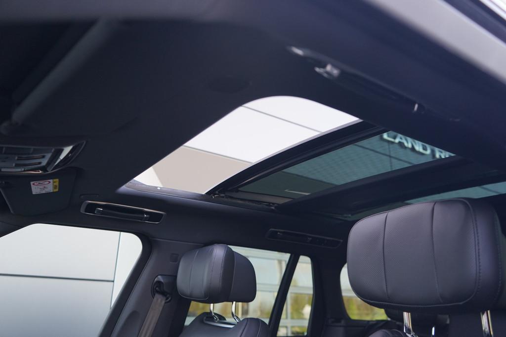 Land Rover Range Rover 3.0 P550e Autobiography PHEV | Massag, Auto's, Land Rover, Automaat, 12 maanden, Gebruikt, Zwart