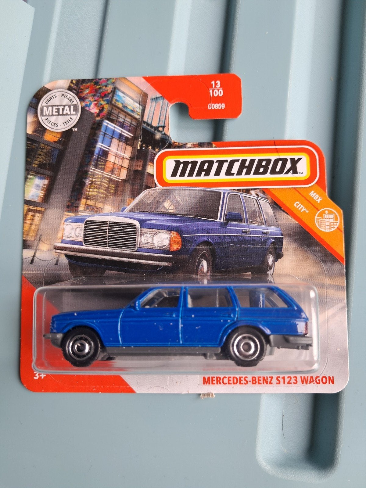 Matchbox Mercedes-Benz S123 Wagon blauw nieuw in verpakking, Ophalen of Verzenden, Nieuw, Auto