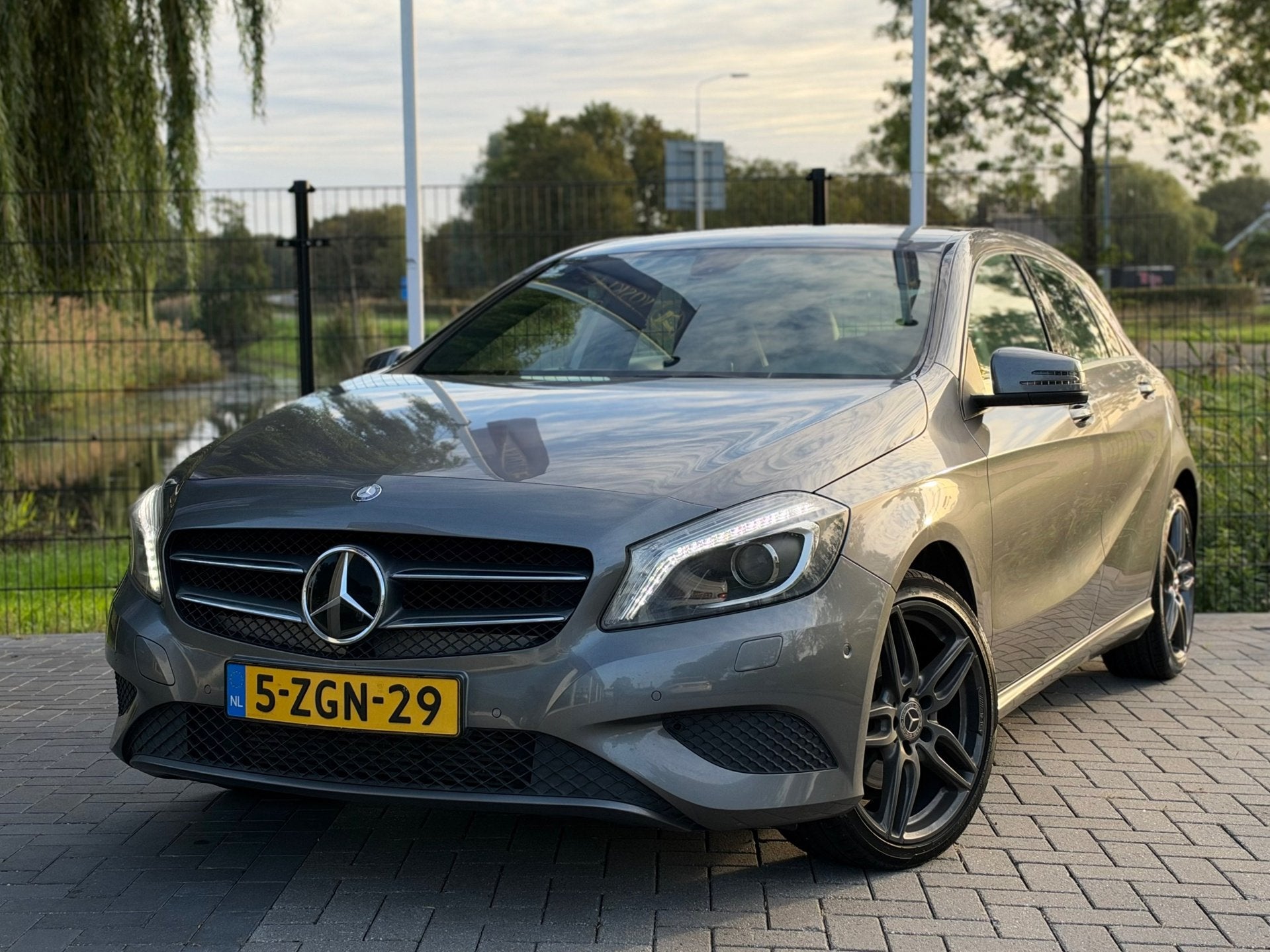 Mercedes-Benz A-klasse 180 Ambition AIRCO / CRUISE / PDC / N, Auto's, Voorwielaandrijving, Gebruikt, 4 cilinders, 122 pk