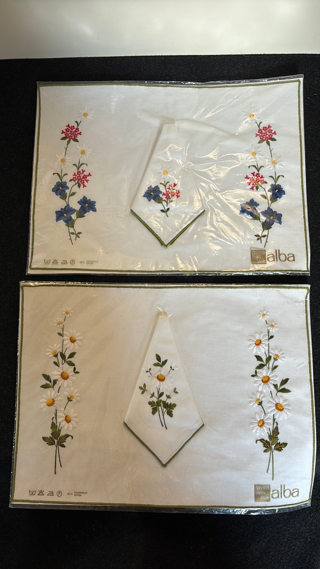 2 x place mat met servet souvenir Zwitserland jaren 70, Antiek en Kunst, Ophalen of Verzenden