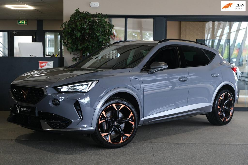 CUPRA Formentor 1.4 e-Hybrid VZ Copper 245PK Acc Cam Navi Le, Gebruikt, Zwart, 4 cilinders, Formentor