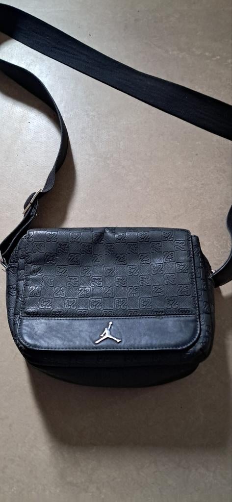 Tas Nike 23 Jordan, Ophalen of Verzenden, Zo goed als nieuw, Zwart