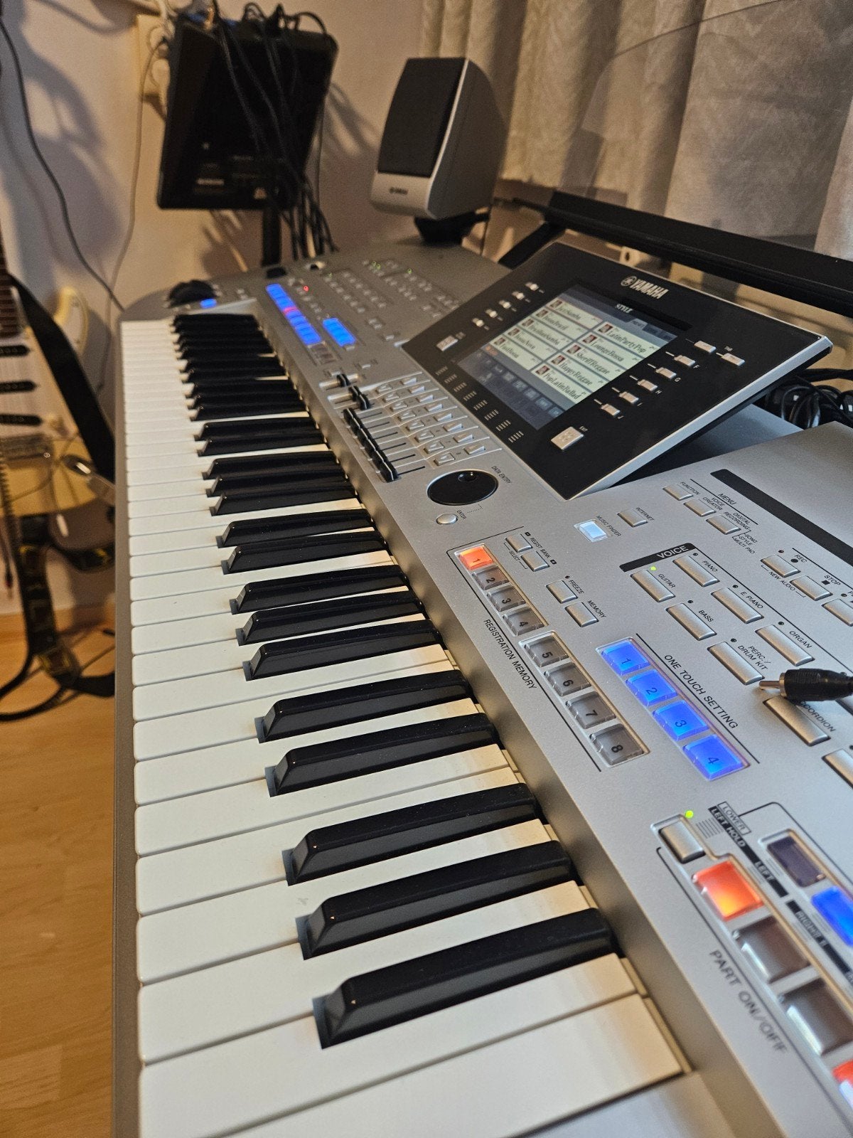 Yamaha Tyros 4  Keyboard met Speakers, Muziek en Instrumenten, Ophalen, Yamaha, Met standaard, 61 toetsen
