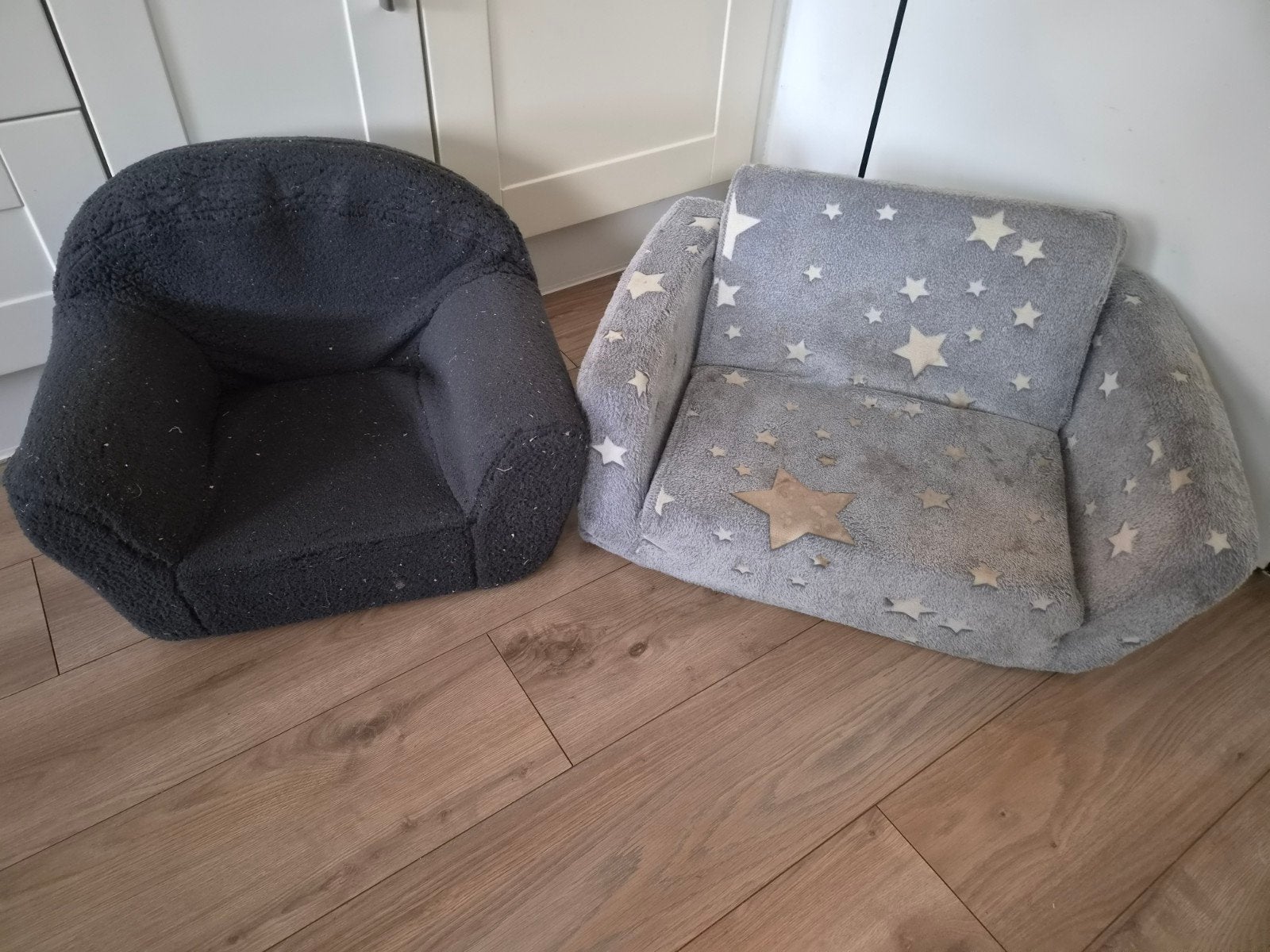 2x Kinder sofa / bank / stoel - Grijs en Zwart GRATIS, Kinderen en Baby's, Ophalen, Gebruikt, Overige typen