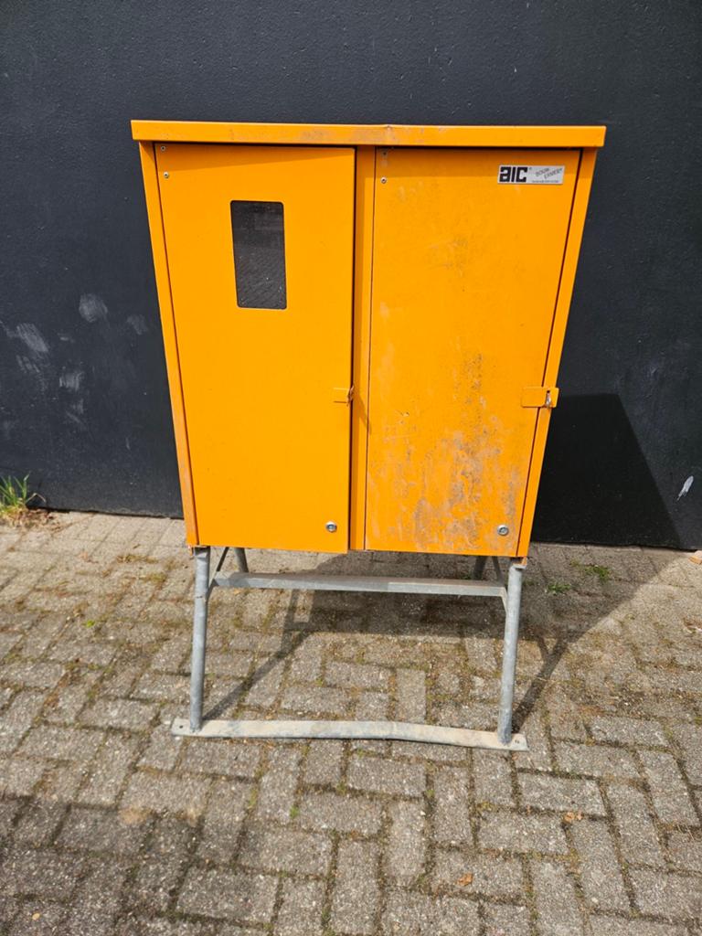 Oranje Elektriciteitskast met Siemens Schakelaars, Ophalen of Verzenden, Gebruikt, Overige typen