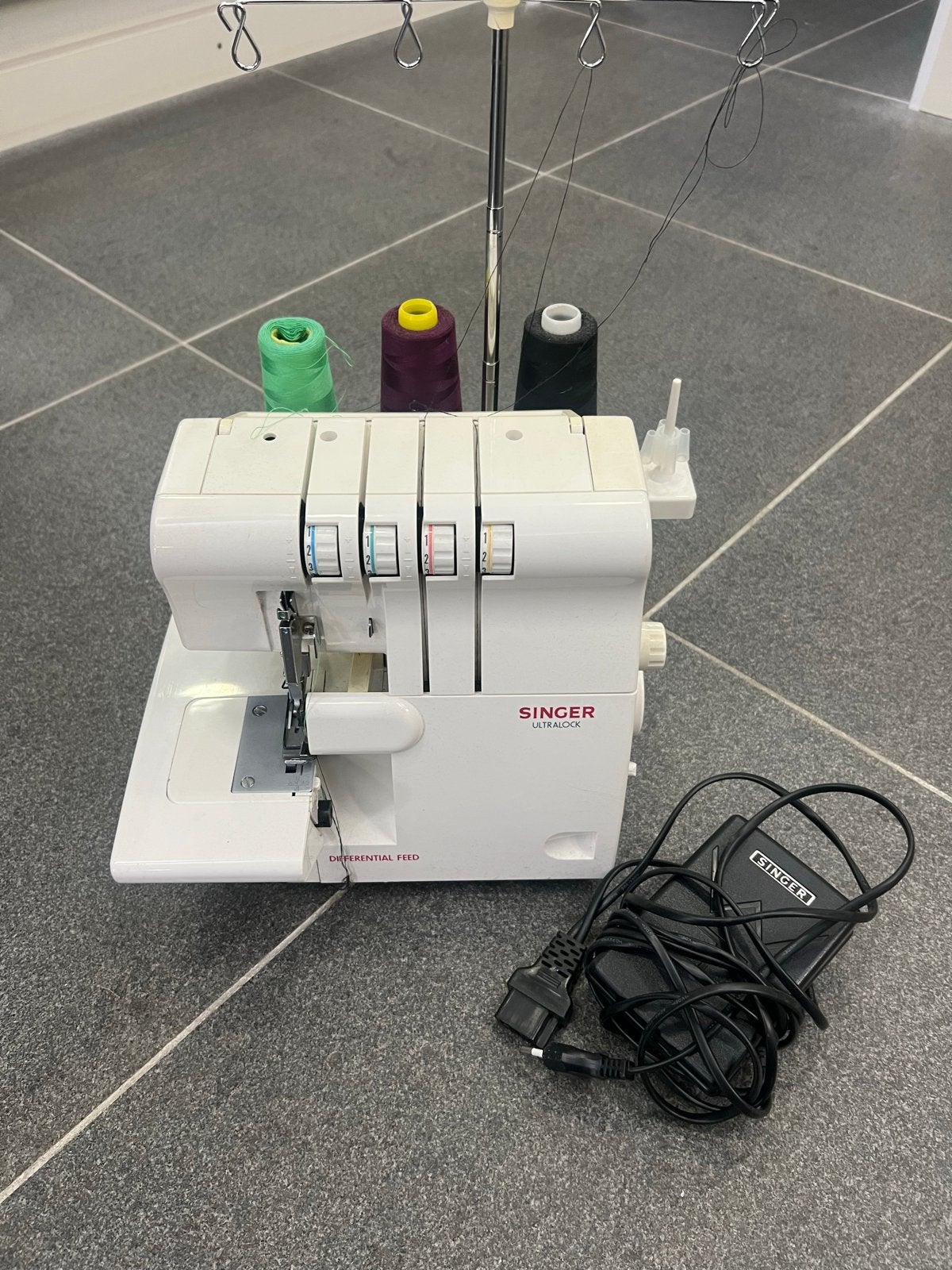 Singer Ultralock Lockmachine - Perfect voor naaiwerk, Ophalen of Verzenden, Gebruikt, Lockmachine, Singer