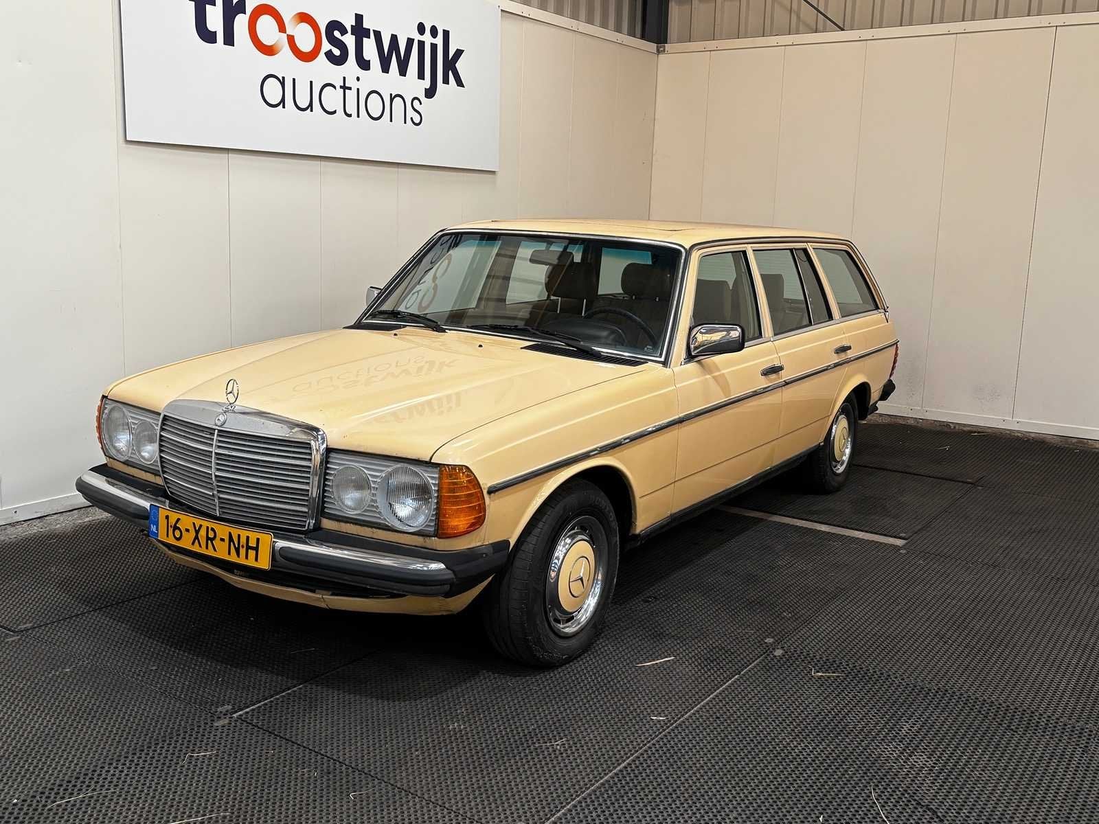 Mercedes-Benz - 200-280 (W123) Combi - 230 TE - Classic cars, Auto's, Automaat, 136 pk, Gebruikt, 7 stoelen