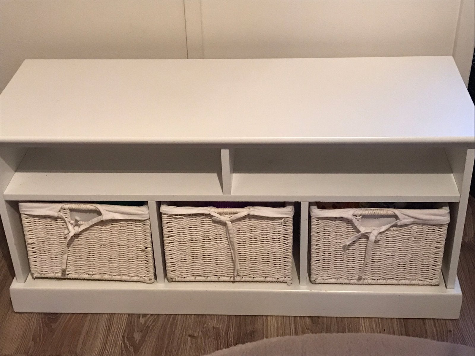 Witte opbergbank met 3 rieten manden, Gebruikt, Minder dan 100 cm, Hout, Ophalen