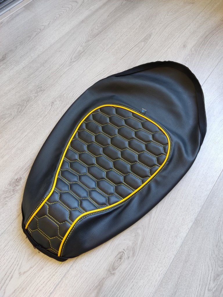UITVERKOOP! Zadelhoes / buddydek Piaggio Zip audi rs geel, Info@jynkx.com, Nieuw, Ophalen of Verzenden, Piazza 99