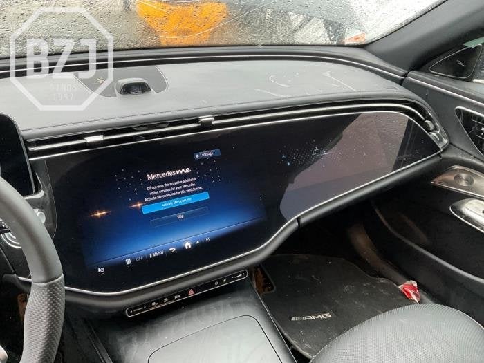 Navigatie Display van een Mercedes E-Klasse, Gebruikt, -, Ophalen of Verzenden, -