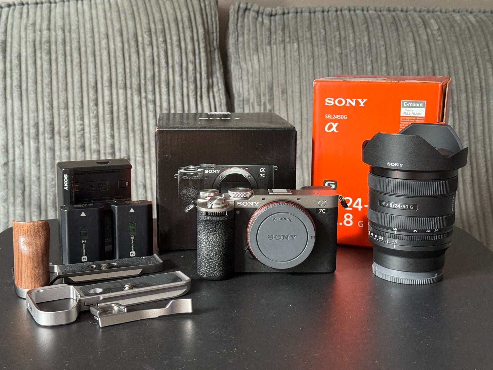 Sony A7C II + FE 24-50mm f/2.8 G met xtra accessoires, Audio, Tv en Foto, Fotocamera's Digitaal, Zo goed als nieuw, Lensdop, Sony