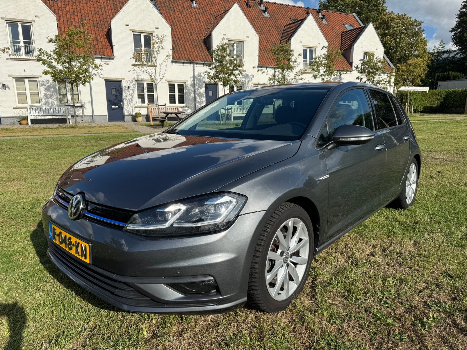 VW Golf 1.5 TSI 130 PK IQ DRIVE|ACC|NAVI|CAMERA|TREKHAAK, Voorwielaandrijving, Euro 5, Stof, 1498 cc