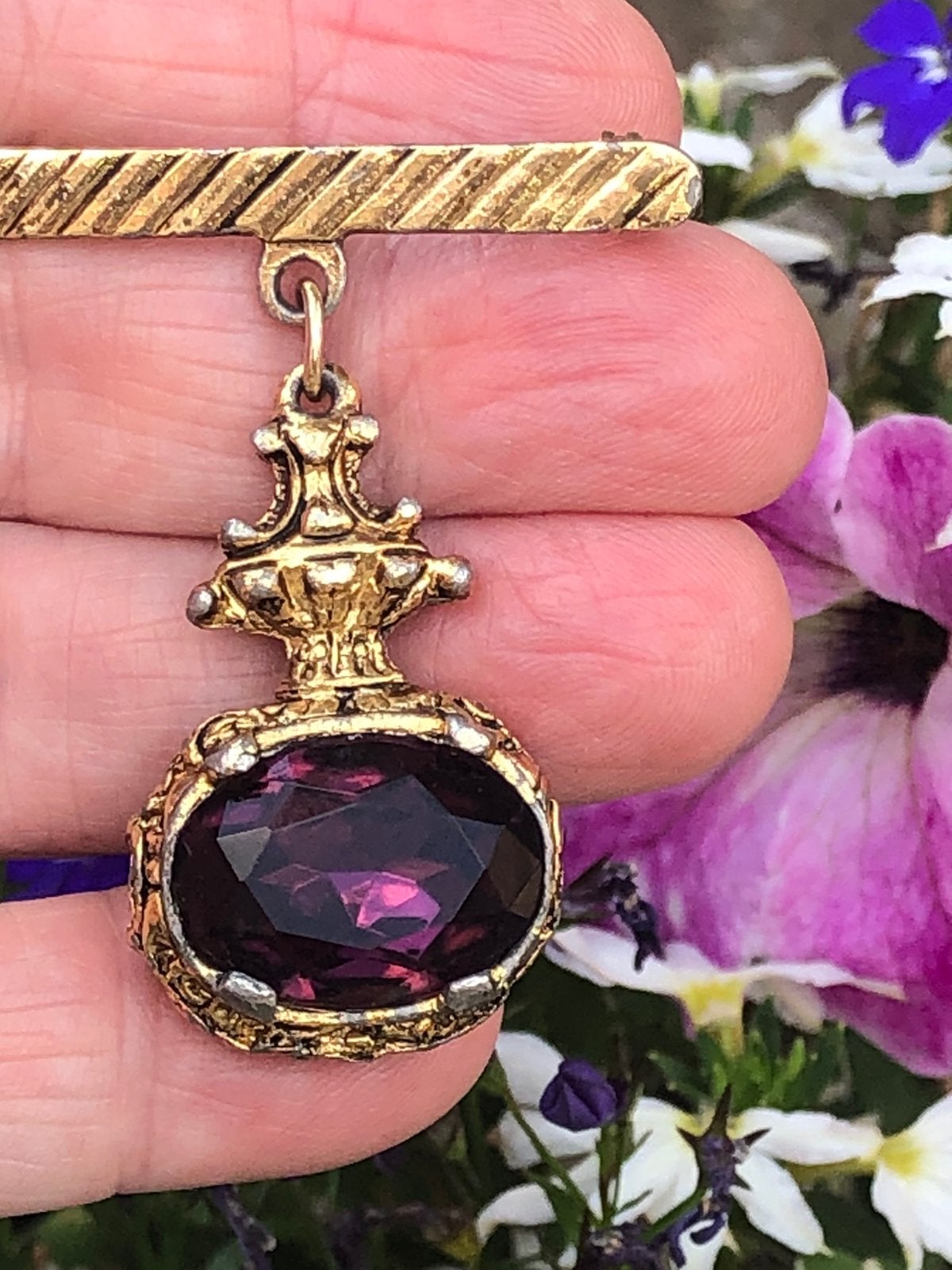 Broche Victoriaanse  Revival Engels Paarse Steen, Met kristal, Overige materialen, 4 tot 7 cm, Gebruikt