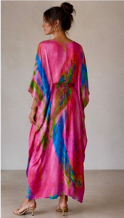 Luxe zijden kaftan/strandjurk in roze, blauw en groen, Maat 38/40 (M), Meerkleurig, Nieuw, Ophalen of Verzenden