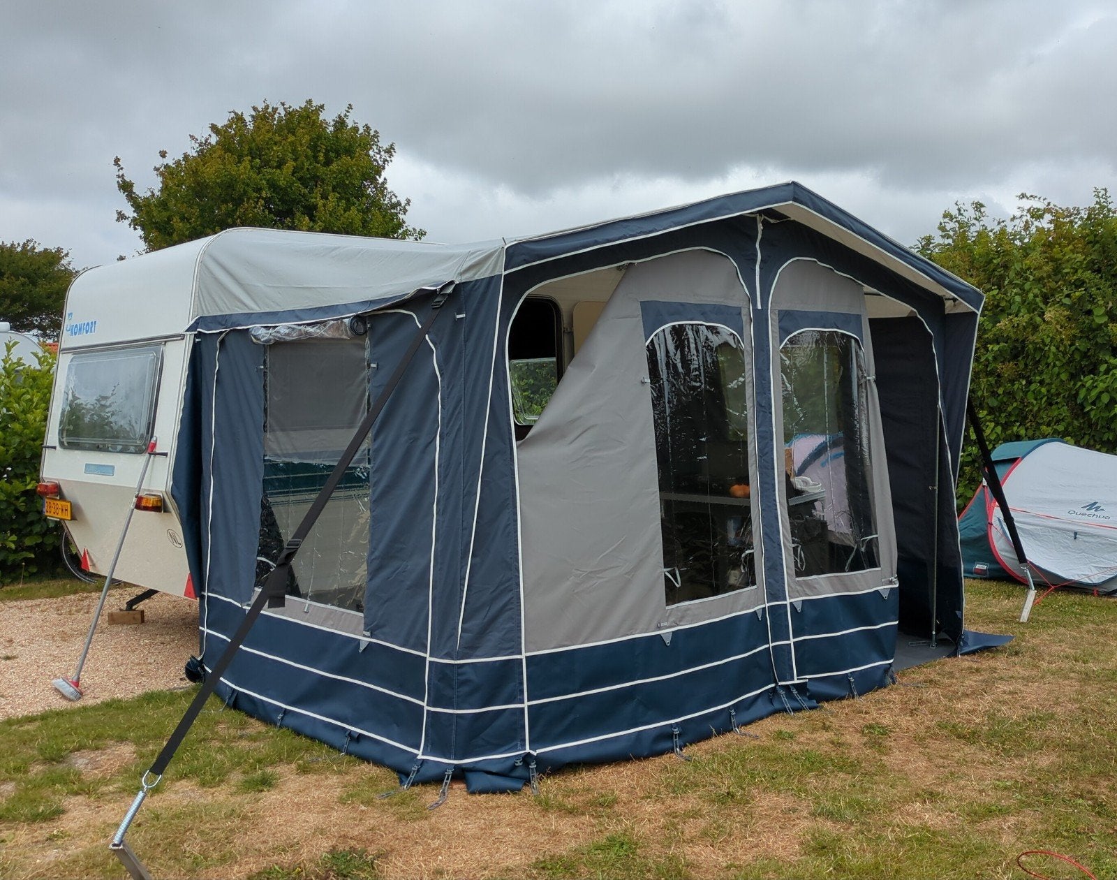 Knaus Komfort 365 uit 1979, Caravans en Kamperen, Treinzit, Particulier, 500 - 750 kg, Knaus